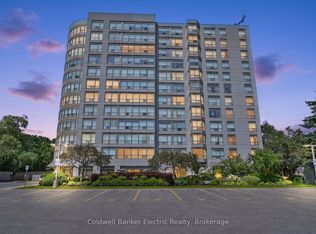 712 Rossland Rd E #1011, Whitby, ON L1N 9E8