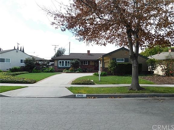 2nd image of 10433 El Braso Dr