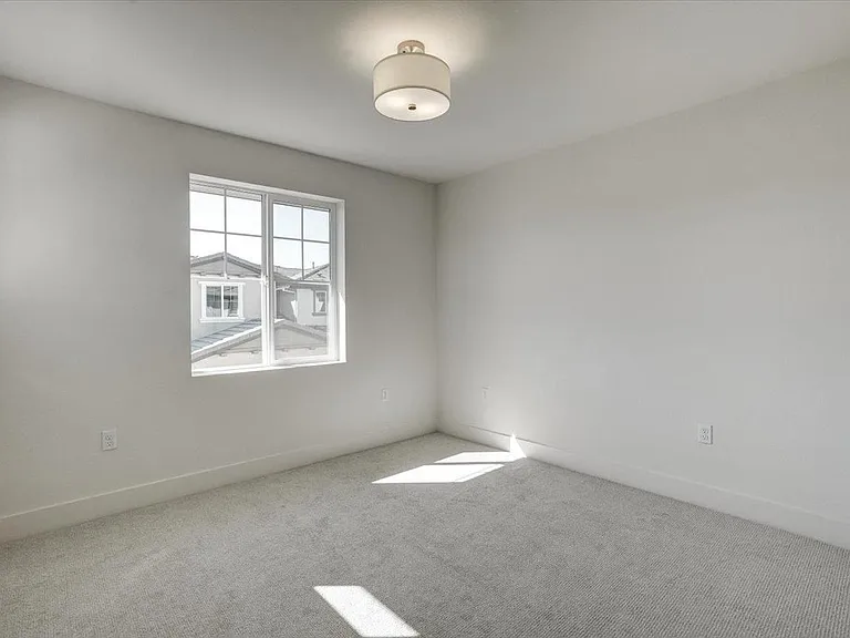 12101 Almeria Way — Photo 28