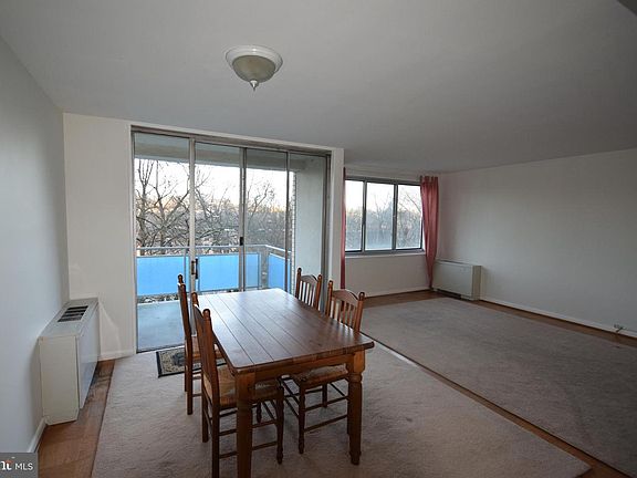 4th image of 10201 Grosvenor Pl APT 412