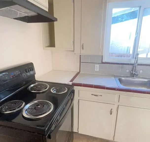 6033 Juanche Ave. — Photo 2