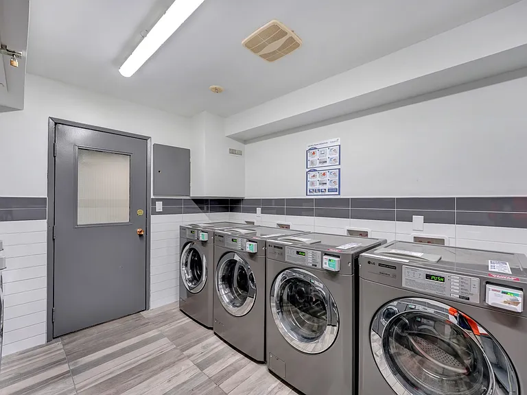1002 McKenzie Ave #218 — Photo 30