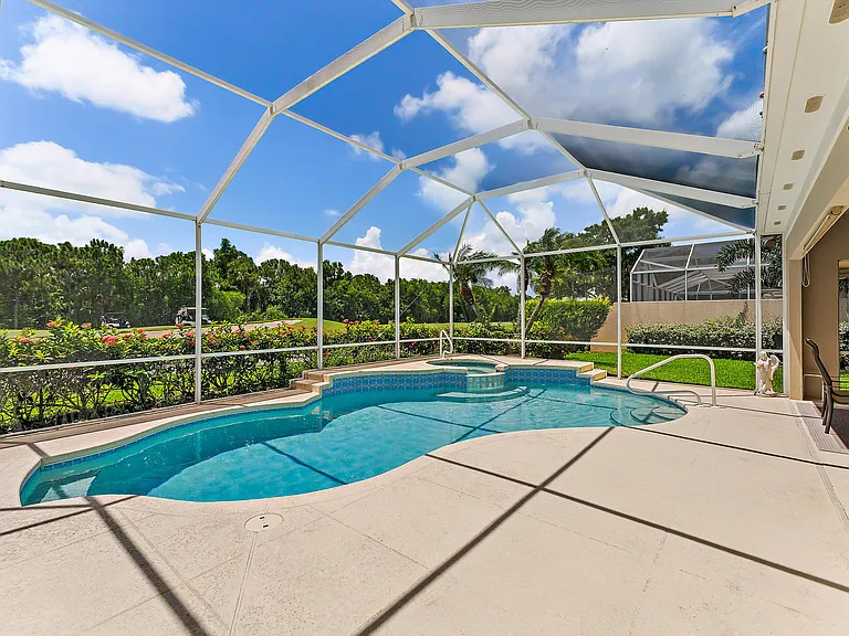 8485 SE Palm Hammock Ln — Photo 41