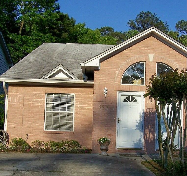 1st image of 2519 Golden Park Ln