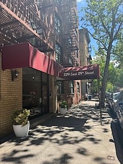 5th image of 229 E 29th St APT 4R