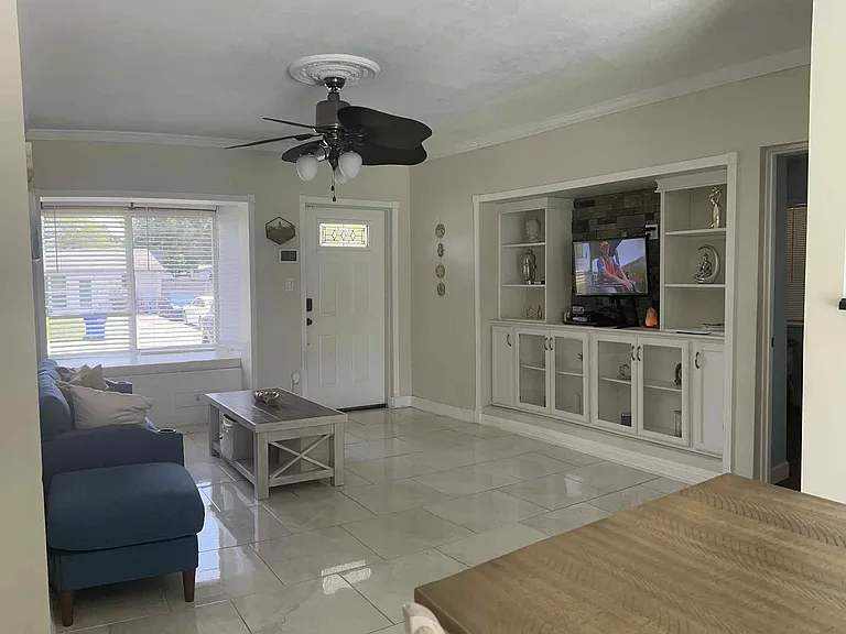 7021 Scott St — Photo 8