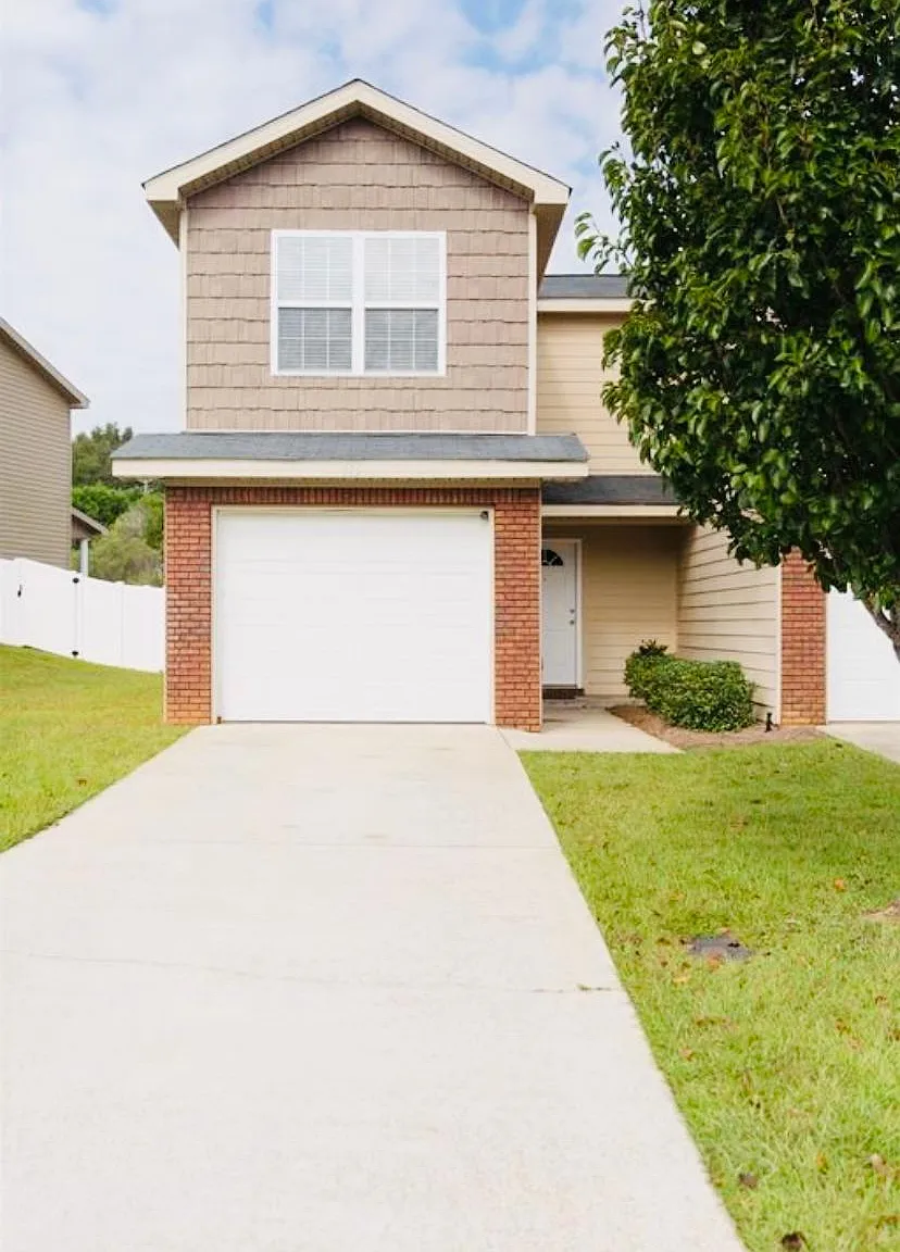 115 Cody Dr — Photo 1