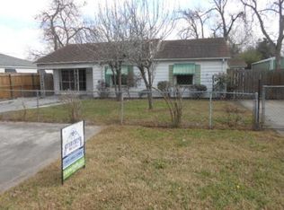 12002 Meadowgreen St, Houston, TX 77076