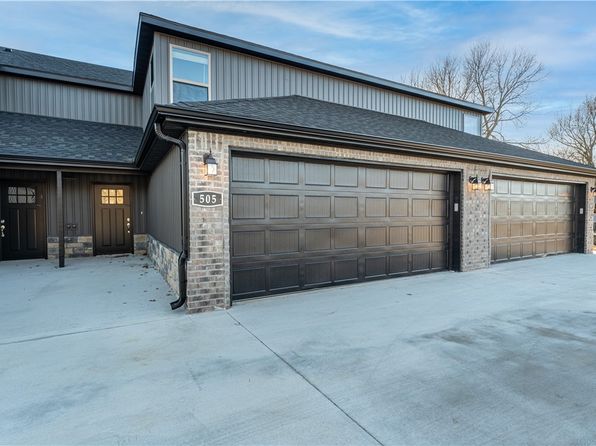 505 Arkansas St, Gentry, AR 72734