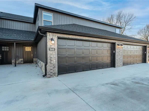 505 Arkansas St, Gentry, AR 72734