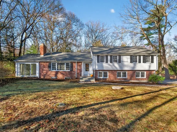 1 Crest Dr W, Dover, MA 02030