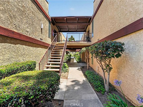 2nd image of 1010 W Macarthur Blvd APT 86