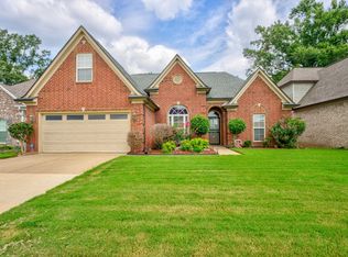 555 Cherokee Cir, Oakland, TN 38060