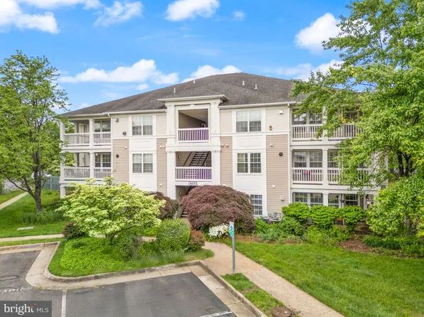 8075 Lacy Dr APT 303, Manassas, VA 20109