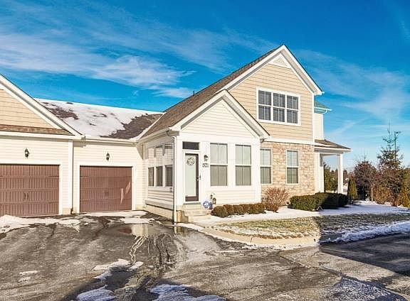 3rd image of 4748 Clubpark Dr