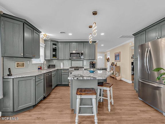 3rd image of 23 La Terraza Drive