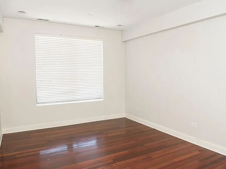 2407 N Milwaukee Ave — Photo 11