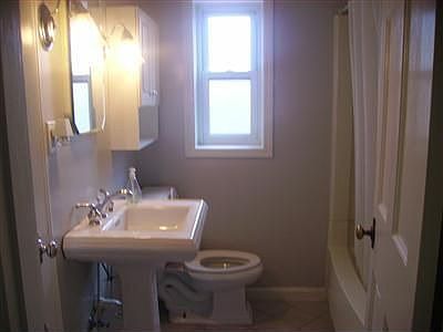 3rd image of 1626 E Crittenden Ave