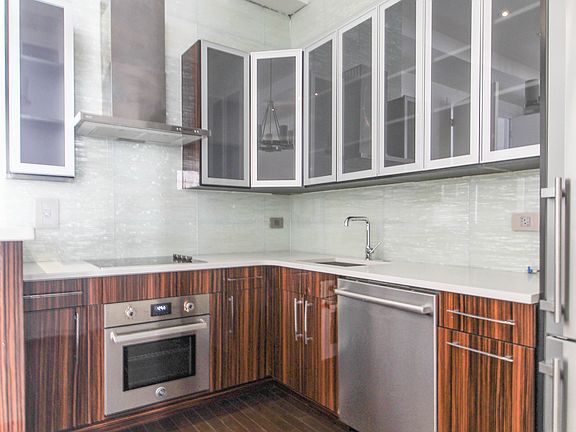 4th image of 8 Beach St Floor 5