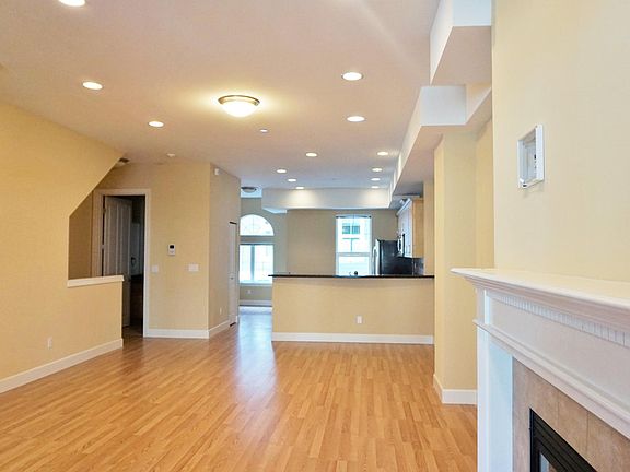 3rd image of 12326 NE 7th Pl APT 101