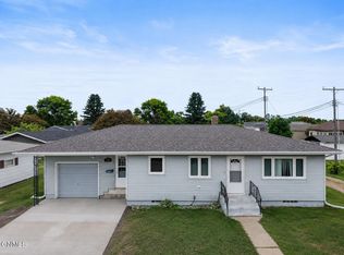 315 Avenue C E, Napoleon, ND 58561