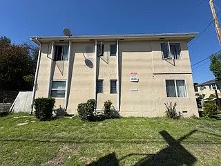 15531 Victory Blvd #B — Photo 25