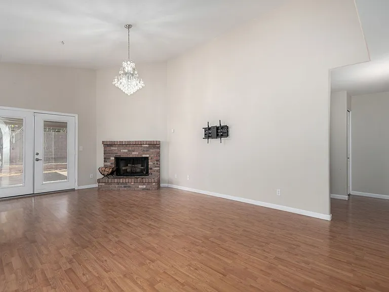15428 S 23rd Pl — Photo 8