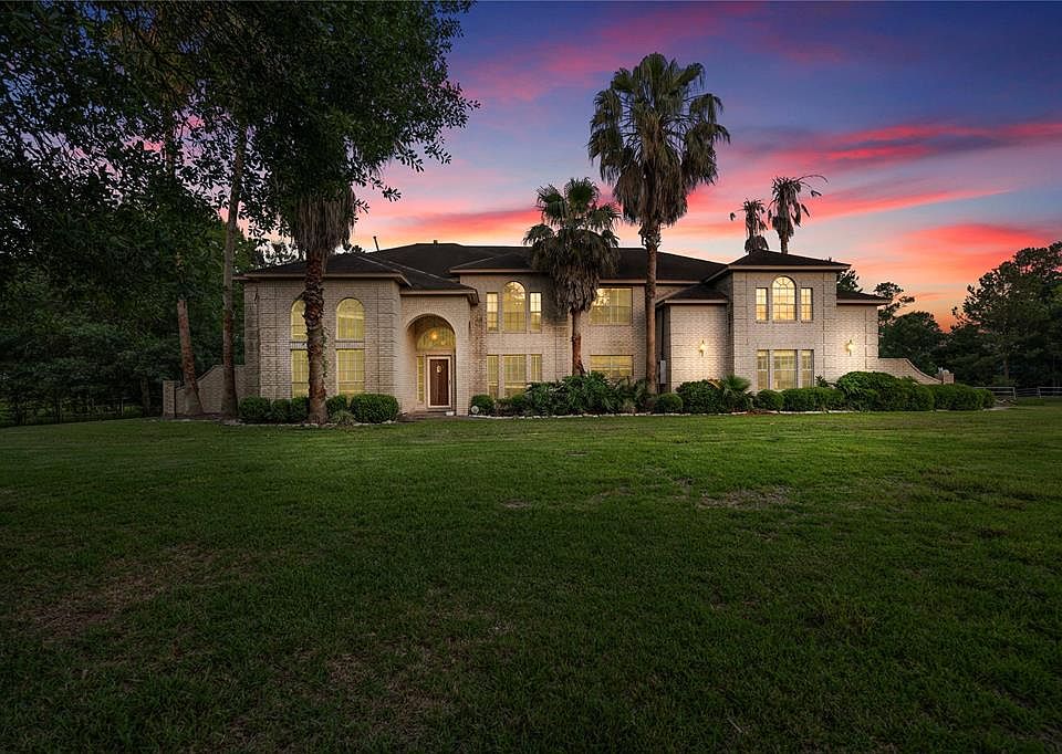 1st image of 7415 Live Oak Cir