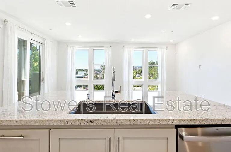 5527 Dublin Blvd — Photo 6
