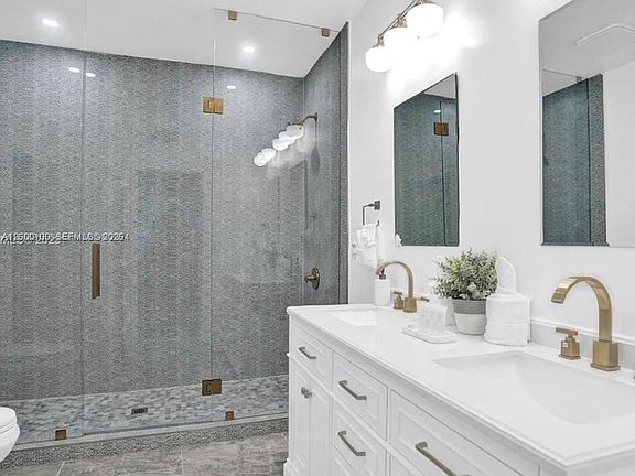 3rd image of 2501 NE 181st St