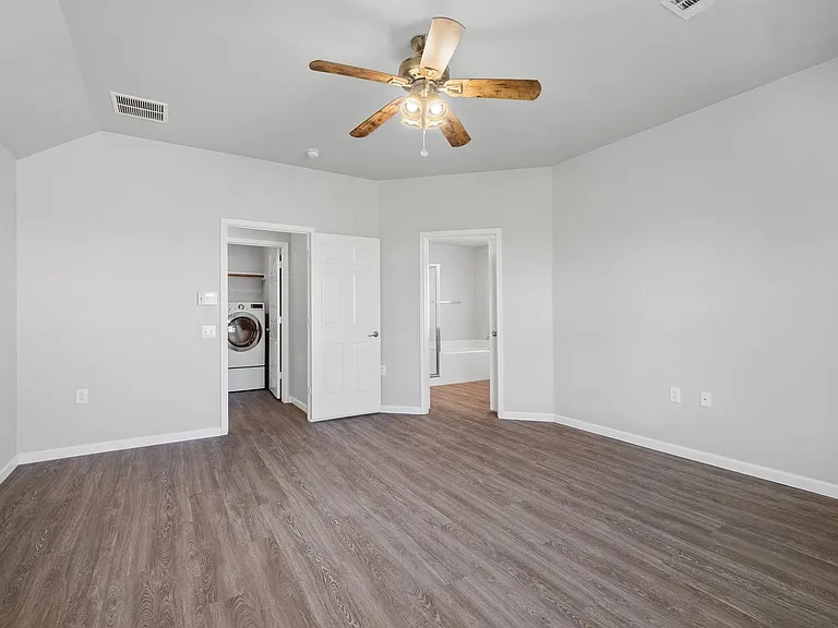 5932 Abby Ann Ln — Photo 12