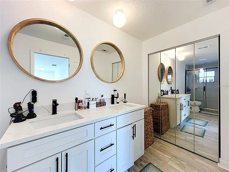 5501 Memorial Dr — Photo 45