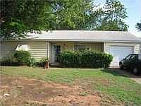 1st image of 3024 SE 19th St