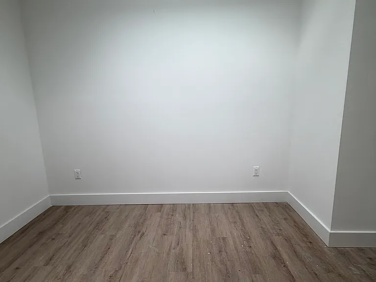 1311 Harrod Ave #2R — Photo 6