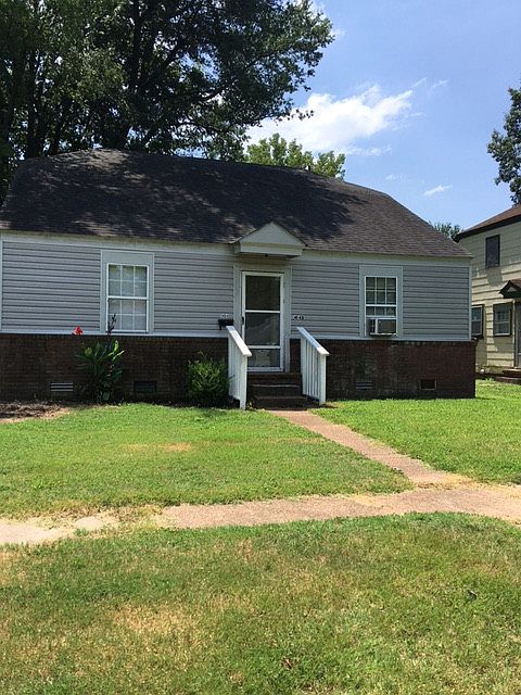 1st image of 1404 Dill St