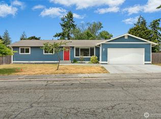 889 SW Kingma Ct, Oak Harbor, WA