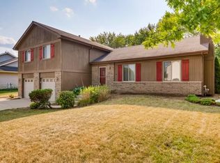 205 N Bauer Rd, McHenry, IL 60050