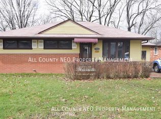 5060 Donovan Dr, Garfield Heights, OH 44125