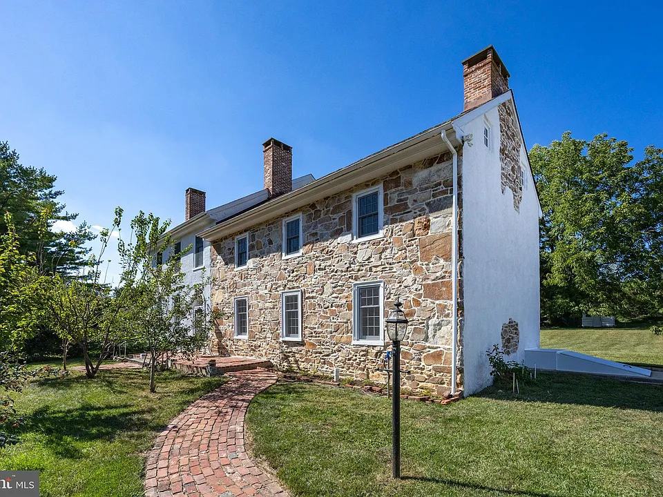 609 W Lincoln Hwy
