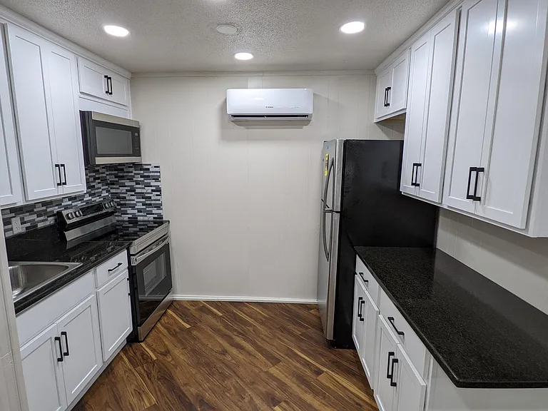 411 Lindsay Rd #3 — Photo 6