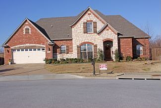 2nd image of 2556 N Surtees Pl