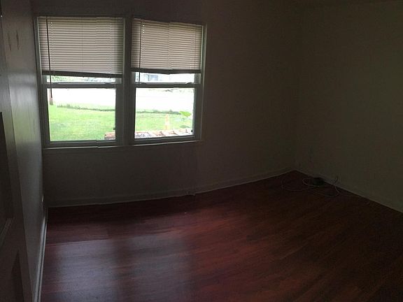 4th image of 133 Foundry St