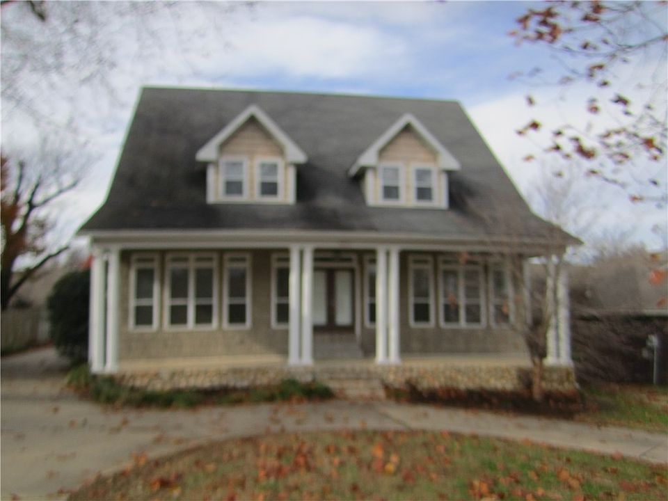 1st image of 1631 N Jordan Ln