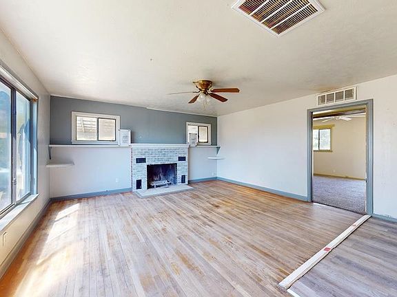 2nd image of 1102 Cedar Ave