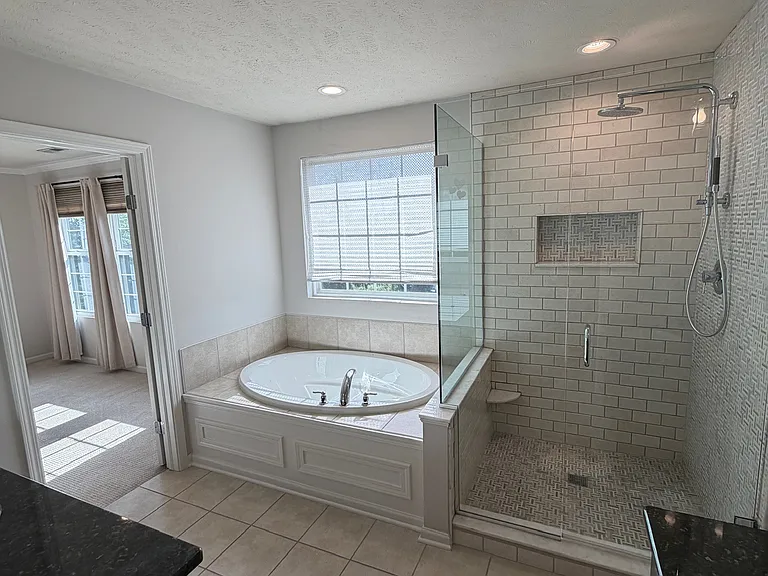 5975 N Pointe Dr — Photo 21