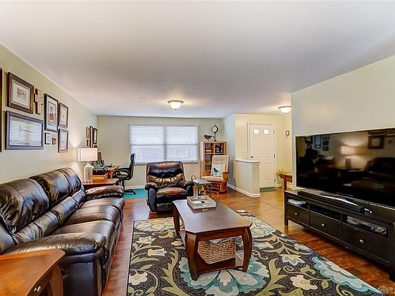 5th image of 150 Lodewood Dr
