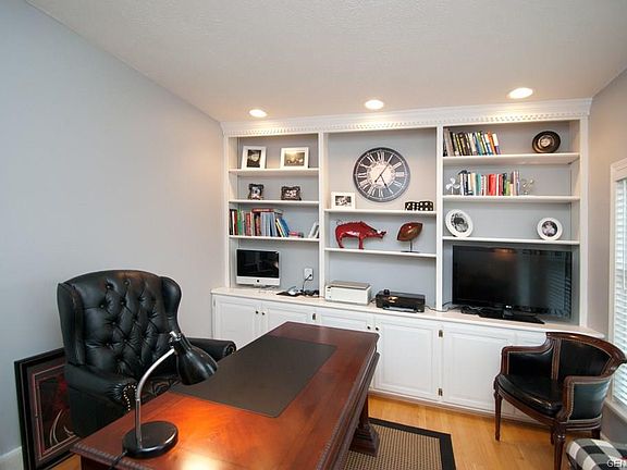 5th image of 33 Wenham Ln
