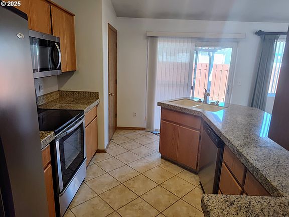 4th image of 7206 NE 43rd St