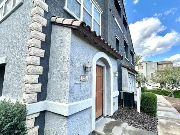 2264 E HUNTINGTON Drive, Phoenix, AZ 85040