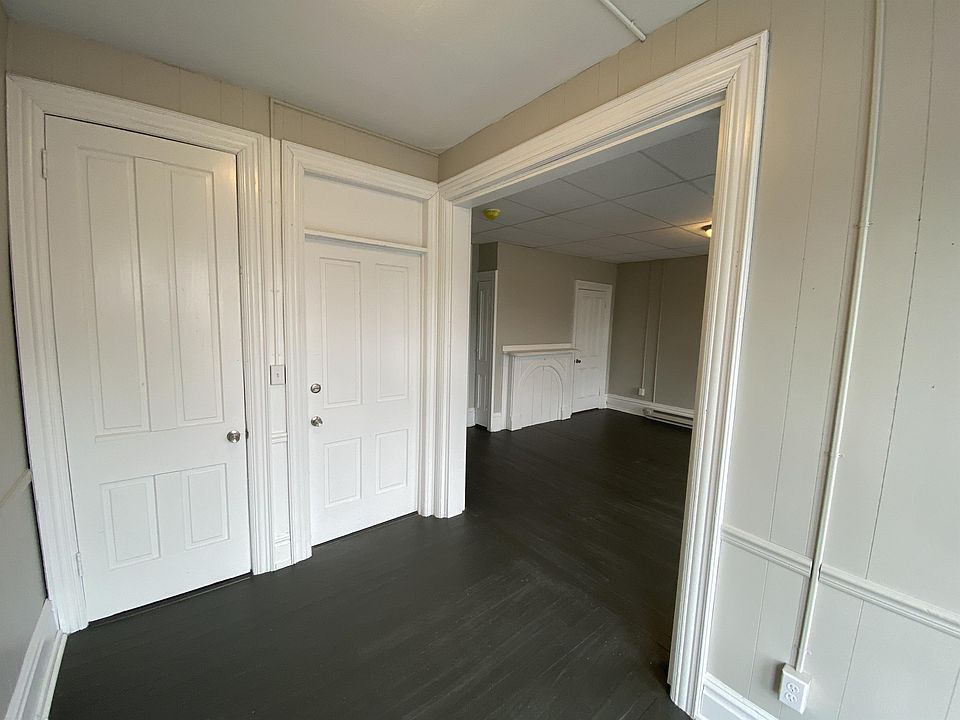 120 Lincoln Way W, Chambersburg 2 Front 120 Lincoln Way W